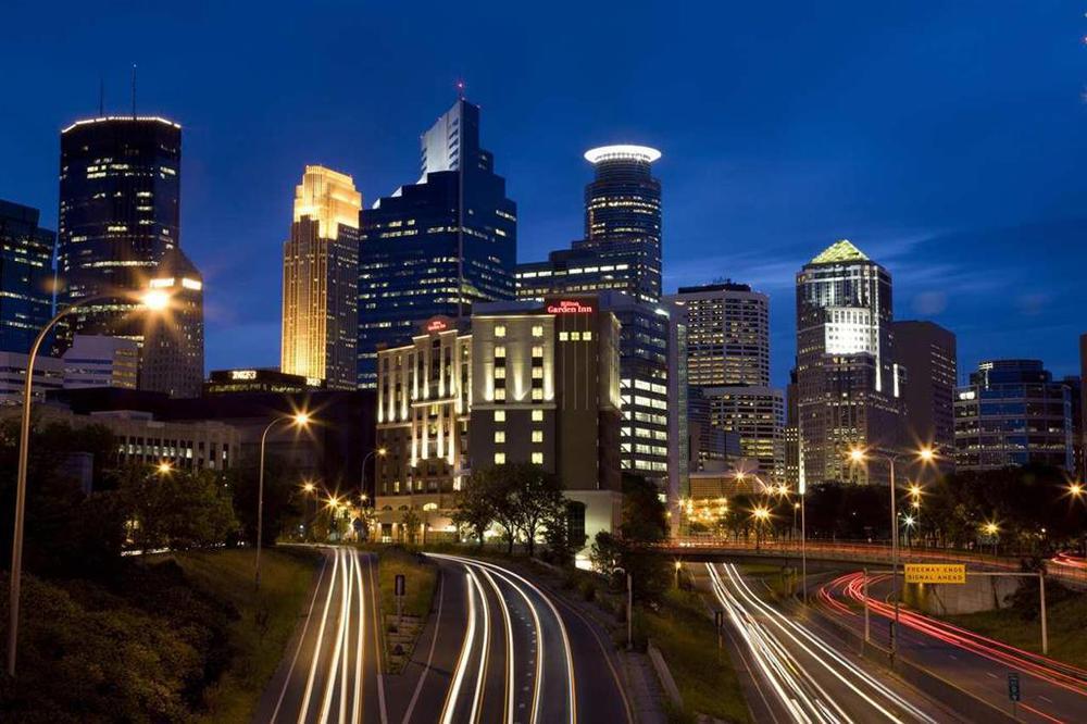 Hilton Garden Inn Minneapolis Downtown Bagian luar foto