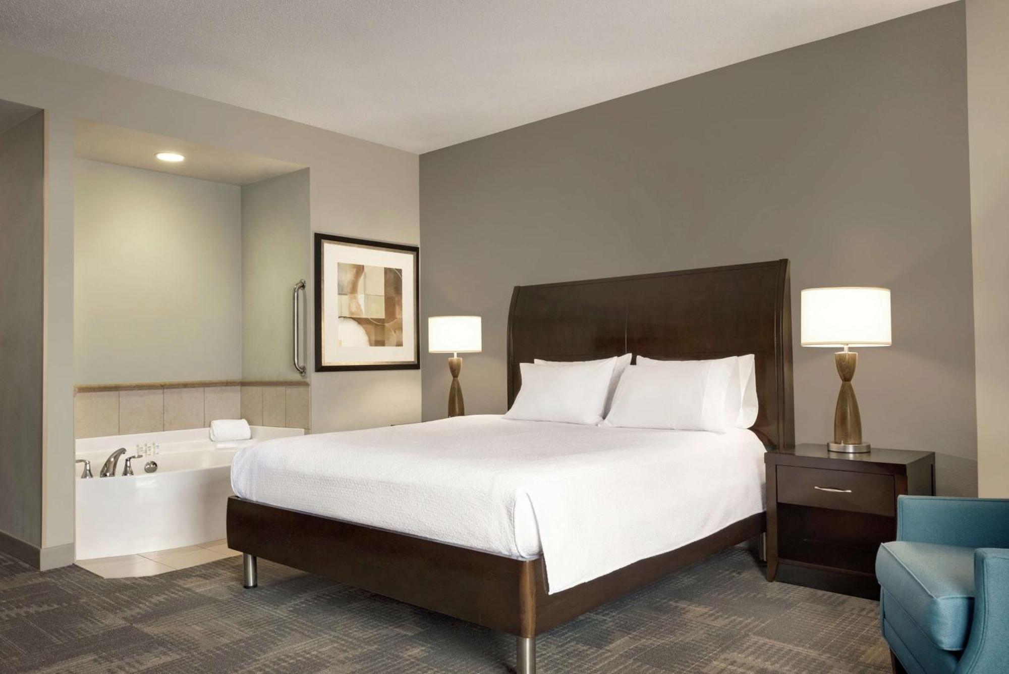 Hilton Garden Inn Minneapolis Downtown Bagian luar foto