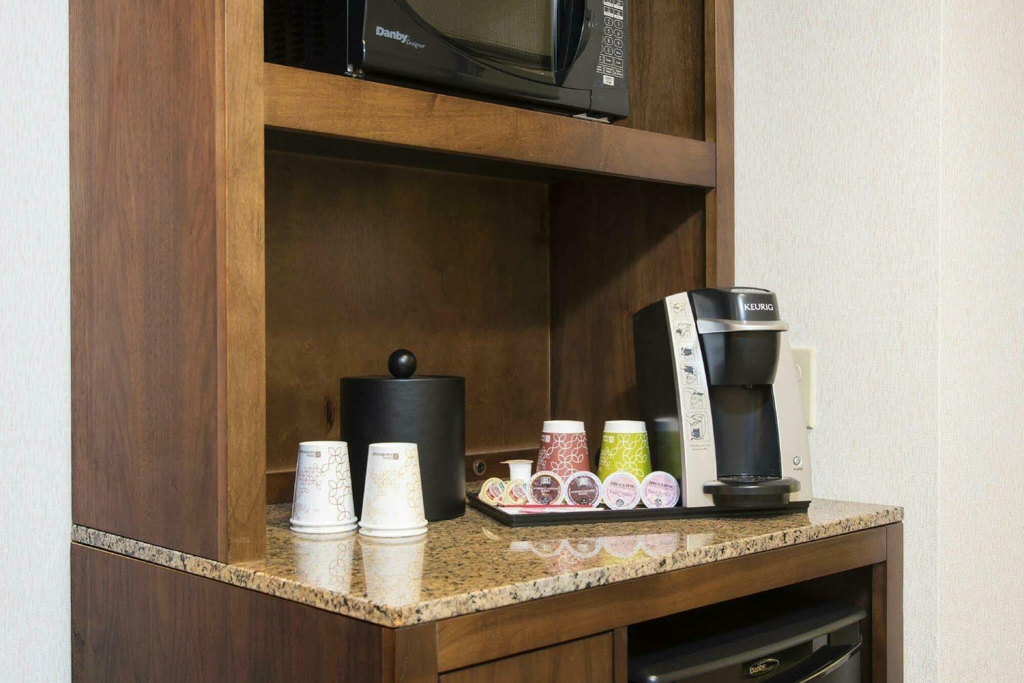 Hilton Garden Inn Minneapolis Downtown Bagian luar foto